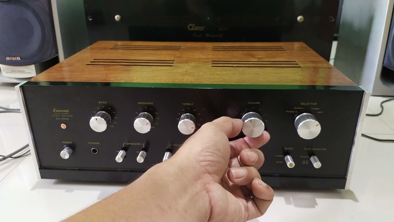 Sansui AU-555A vintage amplifier good sound - YouTube
