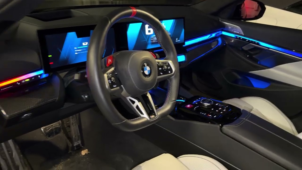 Как выглядит BMW M5 2025 года при подключении к зарядке.