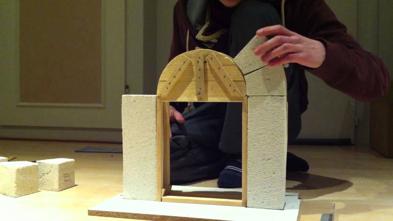 Montage d'une voûte miniature