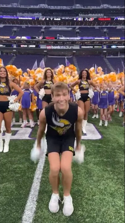 Vikings face backlash after two male cheerleaders join team
