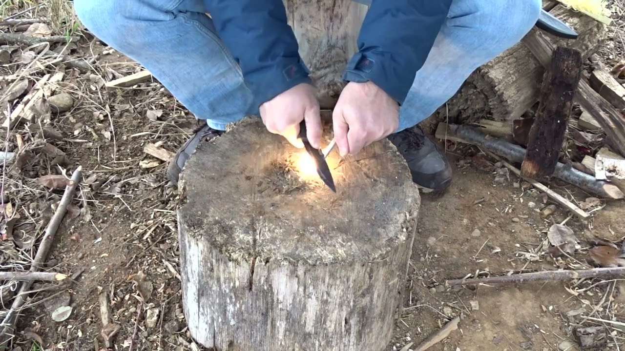 What natural materials we can find in nature and use to light a fire