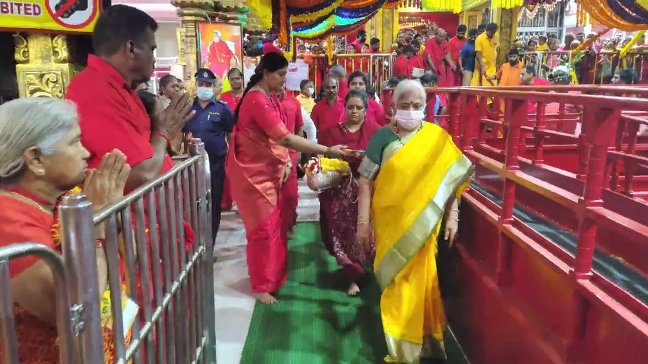 ஆங்கில புத்தாண்டு சிறப்பு ஆலய தரிசனம் மற்றும் தீபாராதனை.