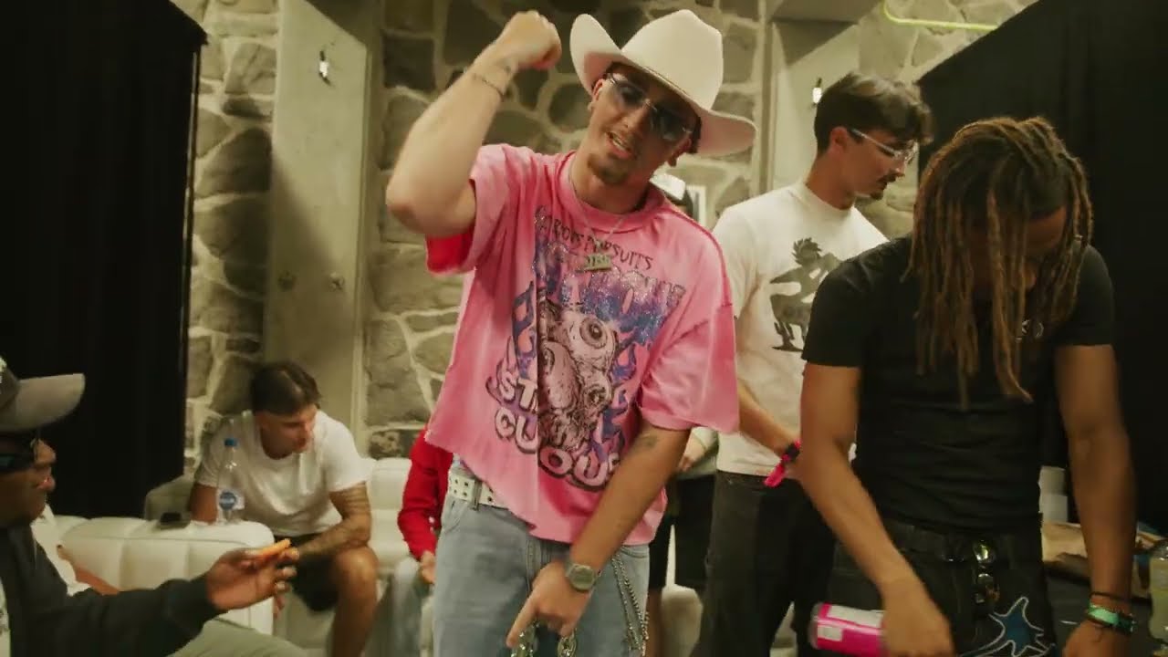 Mira Lostboy Carlos - En Demande / Plan A (Vidéoclip Officiel) en YouTube Mira Lostboy Carlos - En Demande / Plan A (Vidéoclip Officiel) en YouTube