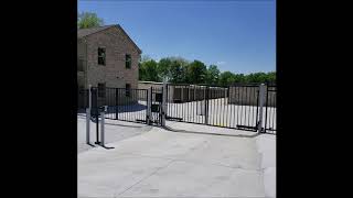 840 Self Storage & Parking - Entrance & Parking