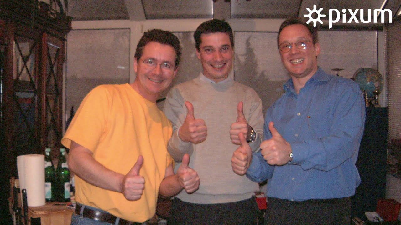 Meet Daniel and Pixum Accompany Daniel Attallah, founder and CEO of Pixum, on a walk through Pixum's offices and its production. Come along and meet us and find out more about the 15 years of success that made Pixum what it is today. We hope you enjoy it!