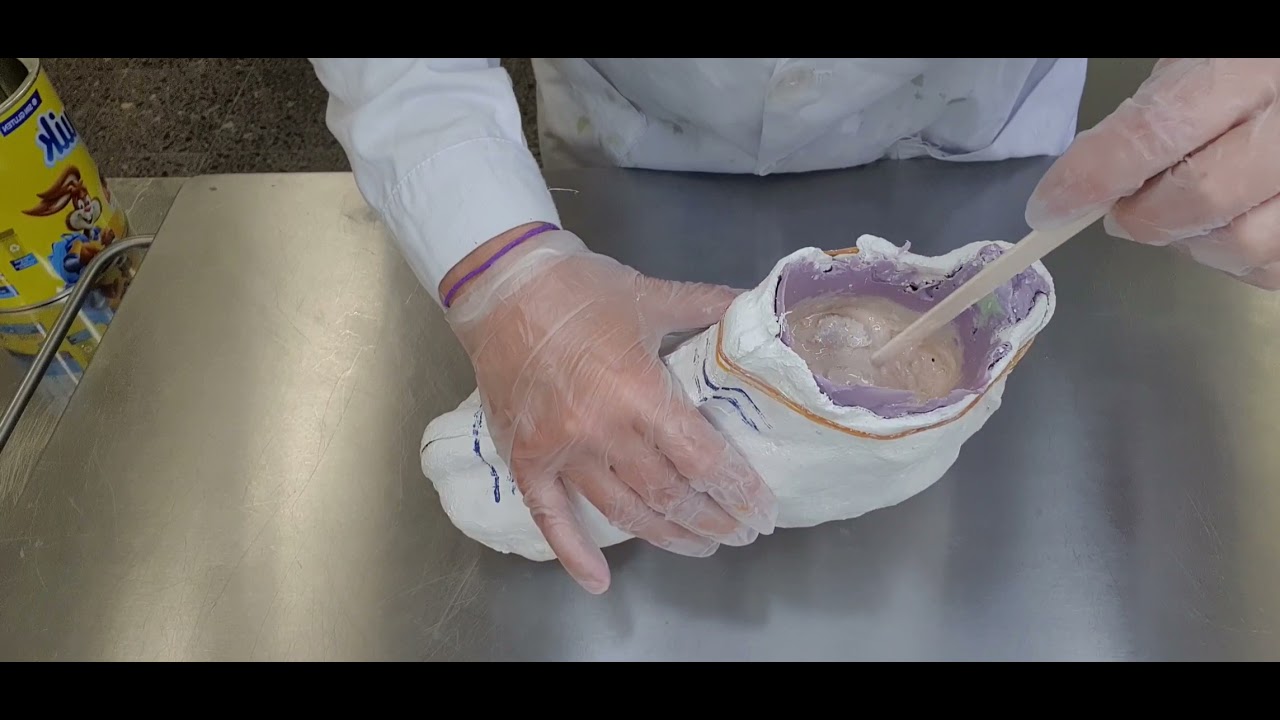 Réplica de un pie en espuma de poliuretano skinfoam