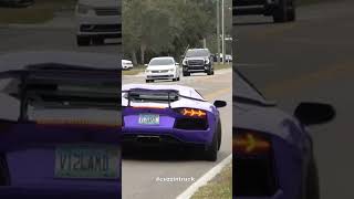 Lamborghini Exit VS Dodge Hellcat Challenger