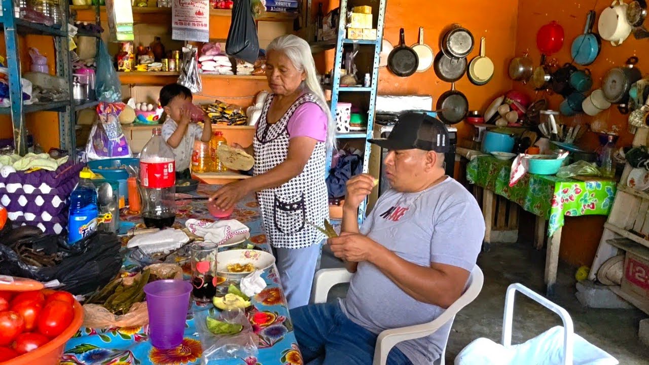 Mi MADRE MEDA DE COMER COMO EN LOS VIEJOS TIEMPOS MIREN AMIGOS