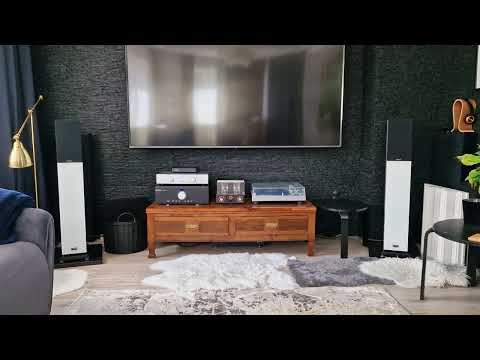 Hegel P20 pre amp, Musical Fidelity m6 500i end amp. This sound is great.