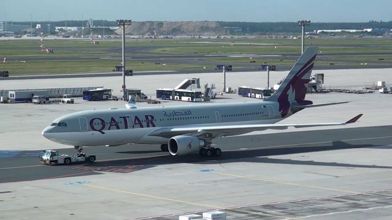Qatar Airways Airbus 330-203 at Frankfurt Airport 29 augustus 2012