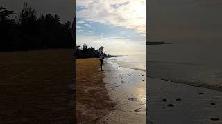 Mei Kelabu mei kelabu pantai short