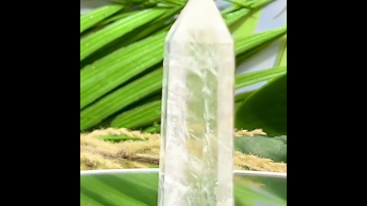 Clear Quartz Tower Top Quality Crystal Generator 42g 70mm
