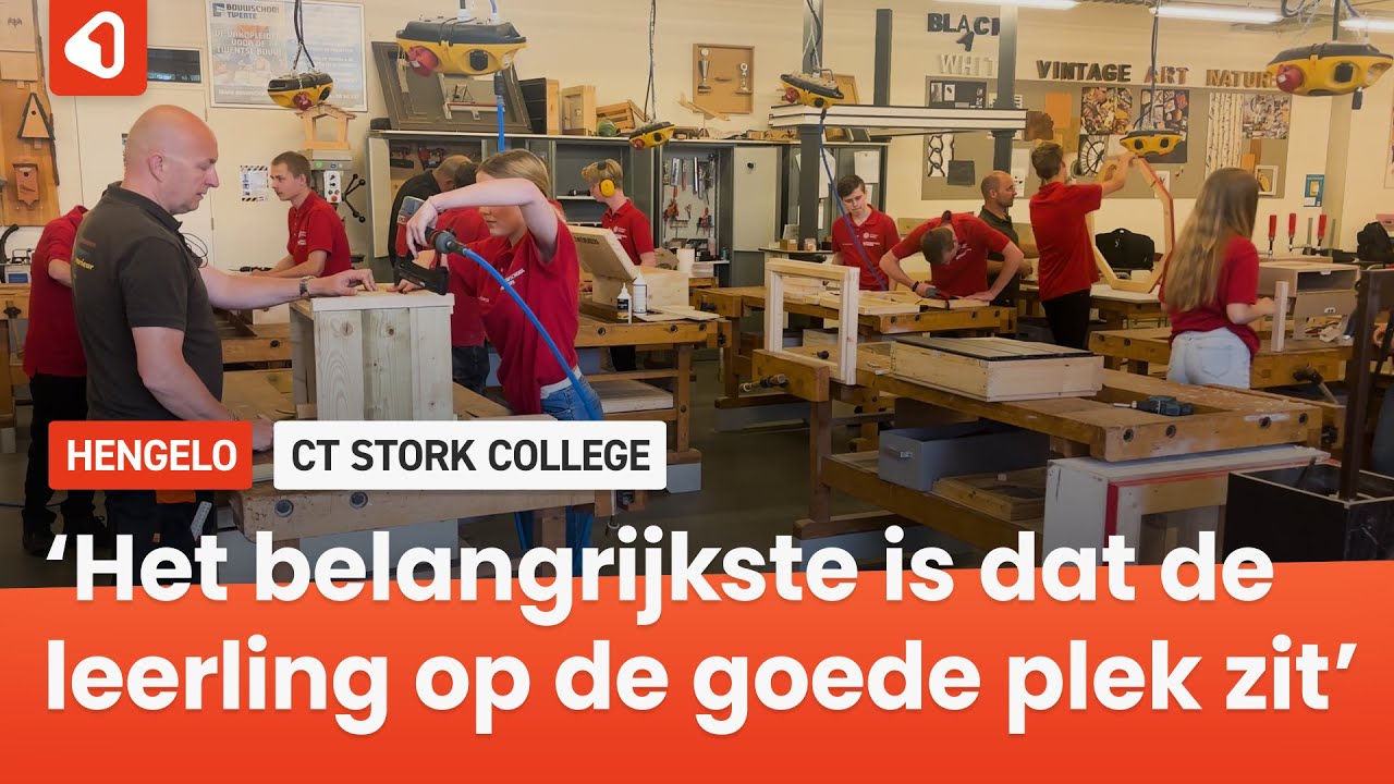 Teamleider C.T. Stork College geeft rondleiding op dé school voor jeugd met gouden handjes