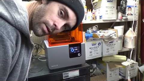 Setting up for the first print on the Form2 3d printer-Resin tank fill error!