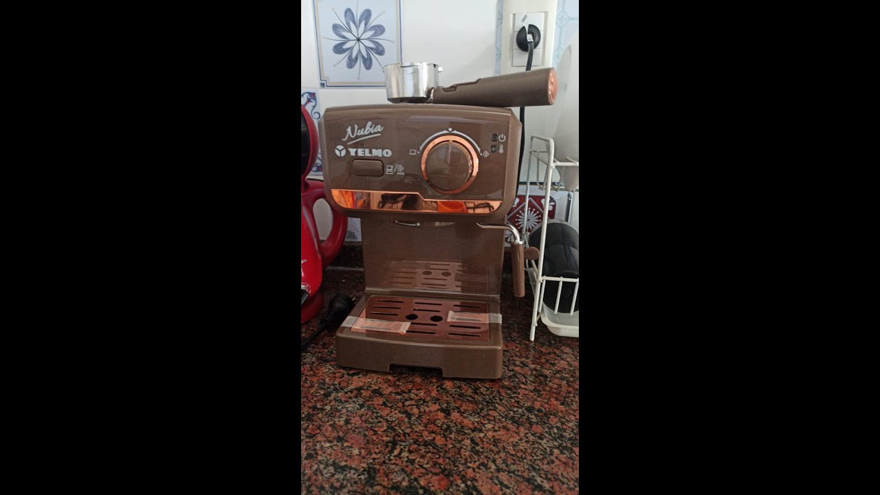 Cafetera Yelmo Nubia, como hacerla arrancar por primera vez (problema  solucionado) - YouTube