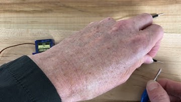 Connect servo motor to Micro:bit