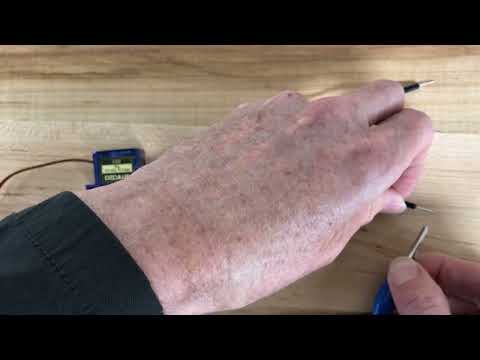 Connect servo motor to Micro:bit