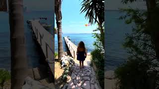 The best ‘beach bar’ of Corfu (for shre the prettiest) might be this peaceful flower 🌺 oasis in the