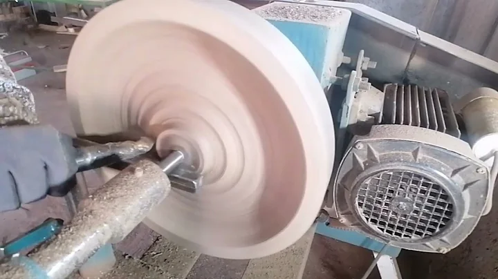 Wood & Resin Harmony – Handcrafted Black Walnut Pedestal Fruit Bowl