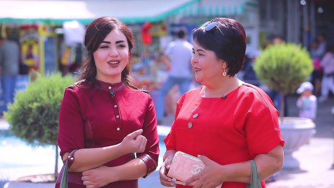 Qora xizmatkor porno Nyusha butunlay yalangoch