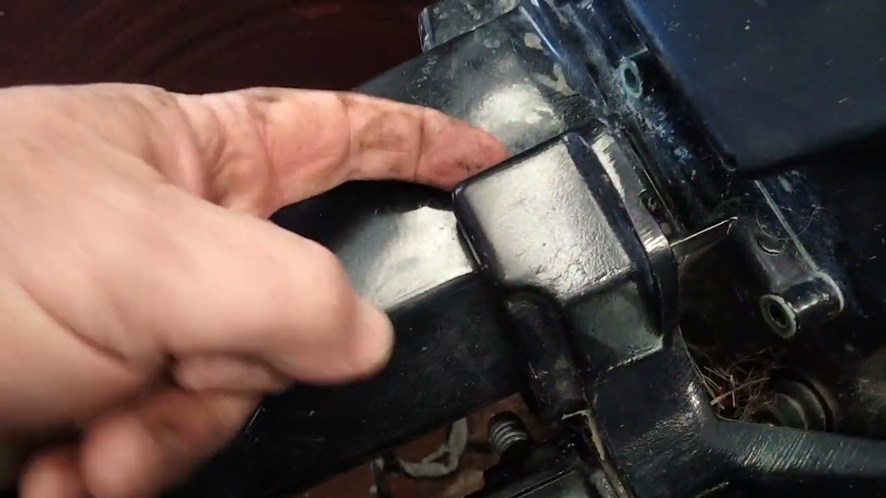 How to replace a broken small outboard mounting bracket