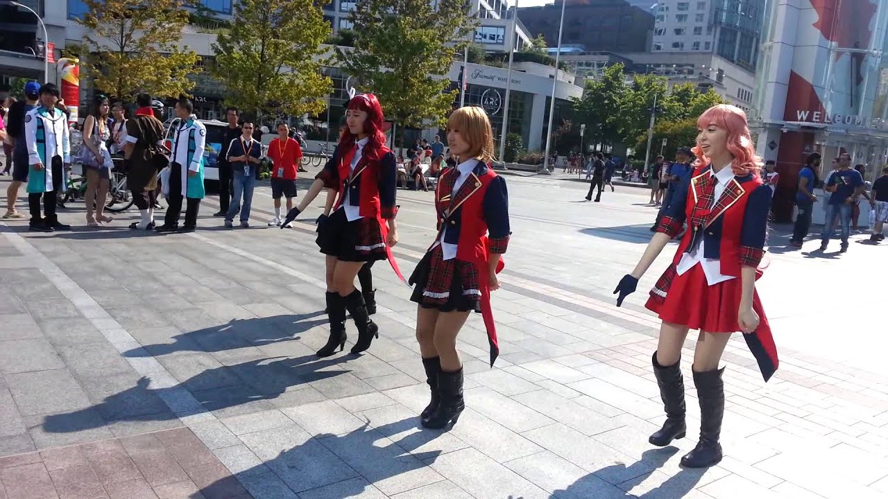 AKB48 cover performance at Anime Revolution 2014