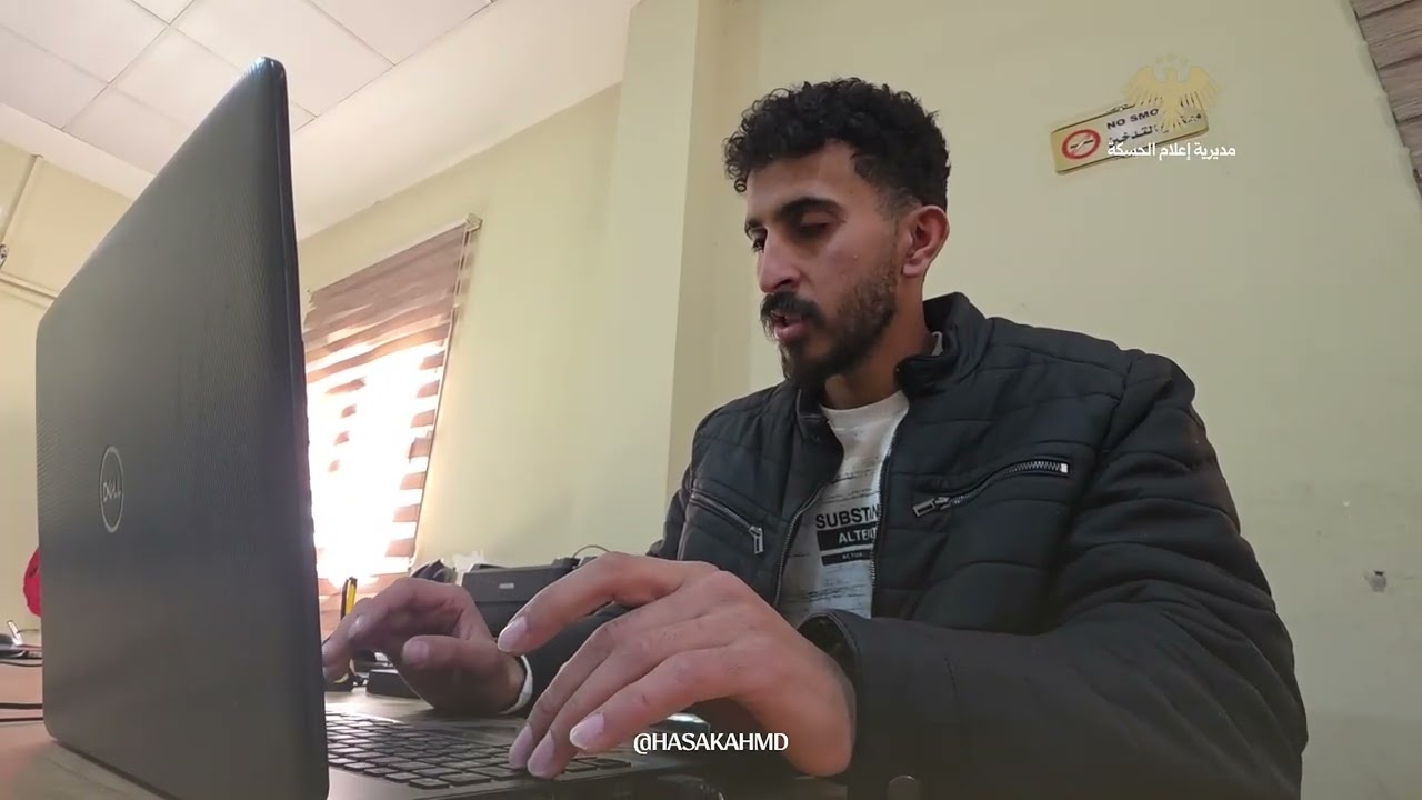 توافد أهالي مدينة رأس العين لتسجيل بيانات معتقليهم لدى قسد بعد إعلان فريق رئاسي إعداد قوائم بأسمائهم