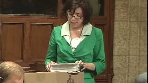 Niki Ashton presents SSHRC petition re: earmark