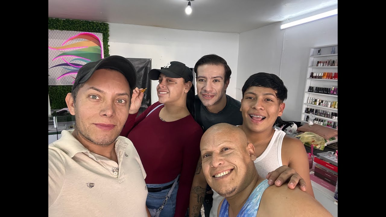 A quien prefieren para lunes de lokas ?