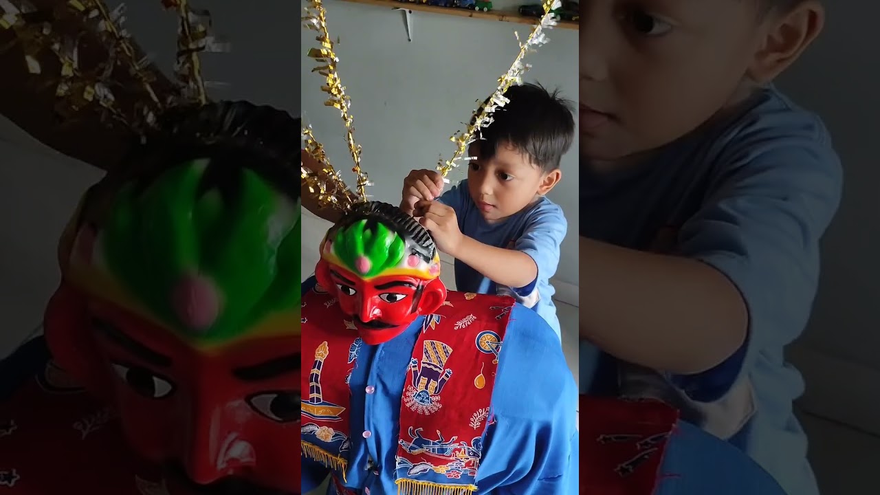 MEMASANG RAMBUT ONDEL ONDEL