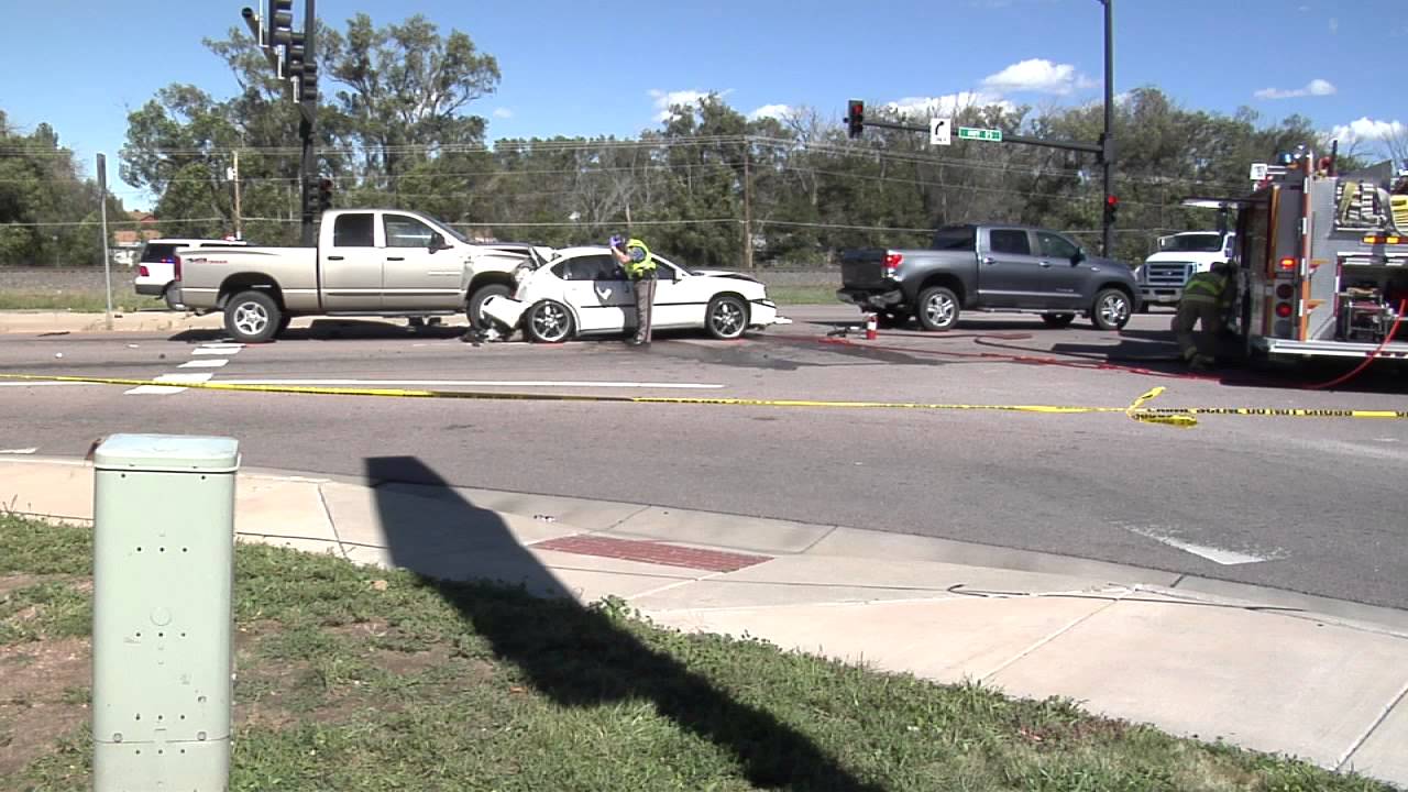 Three car crash sends eight people to the hospital - YouTube