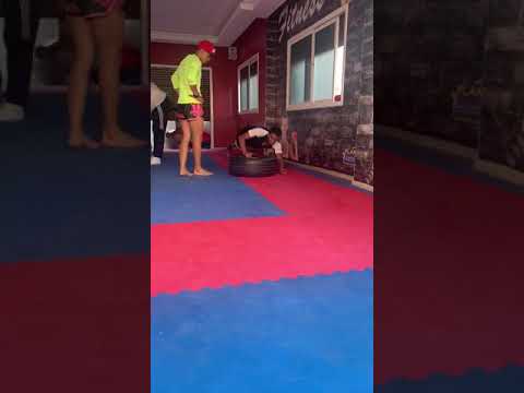 حصة صباحية مع الأستاذ يوسف سحيبات الكروسفيت المواي تاي الكيك بوكسينك