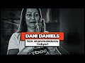 Dani Daniels Türk Abur Cuburlarını Deniyor - Dani Daniels Tries Turkish Snacks!
