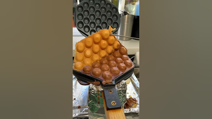 EVER TRIED BUBBLE WAFFLES??🫧 Half & Half (Plain & Chocolate) Egg Waffles!!