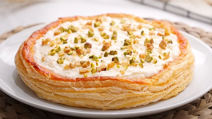 Regina cake with puff pastry, custard cream and wh...