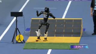 AgiBot taking on the 400m Obstacle Race at the 2nd World Humanoid Robot Games in Beijing