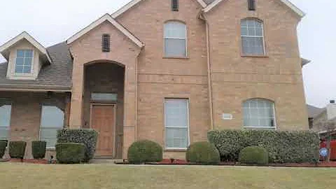 Huge 2 story home with room for all your family!