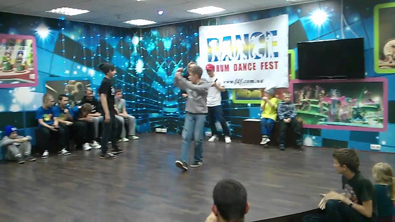 Hip-Hop Battle #1 на Forum Dance Fest Day 5 -  Градченко Дима VS Богородний Эмильян (2й выход)