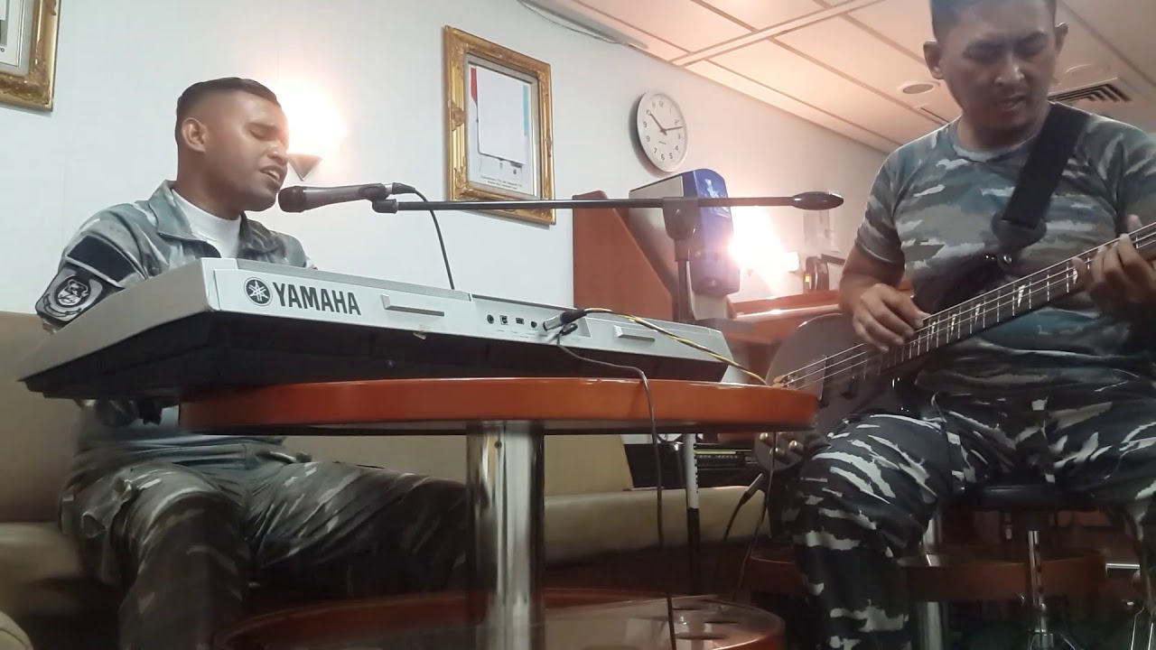 Satu senyum saja - YouTube