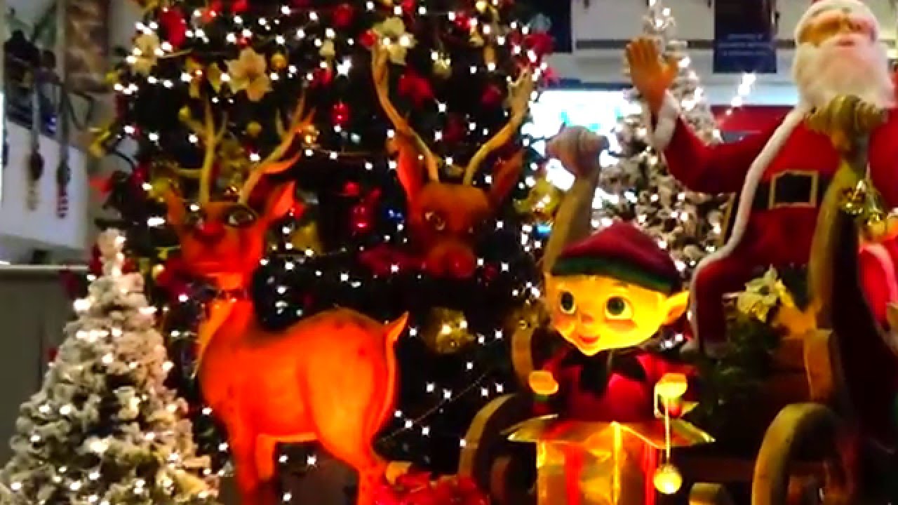 Beautiful Christmas  Decoration  In The Infinity Mall 