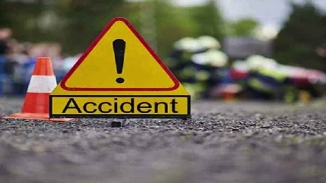 Maharahstra accident: Three dead as car falls onto moving goods train from bridge near Karjat