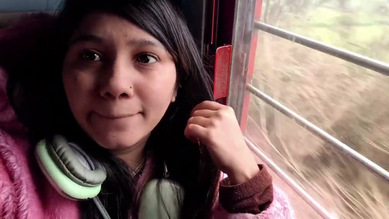 भाई लोगो के साथ ट्रेन में मस्ती 🎊 