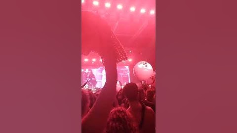 Thumbnail of pelan tetas en "colombiana"  #airbag  #concert #live #music