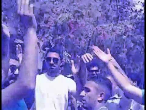 انا بياحال والدفان يغمز لي