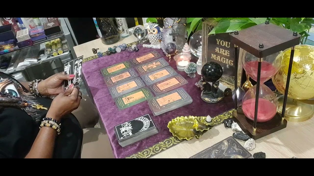 Они чувствуют, что вы забираете у них энергию, и это сводит их с ума. Они в шоке🧿🧿🧿