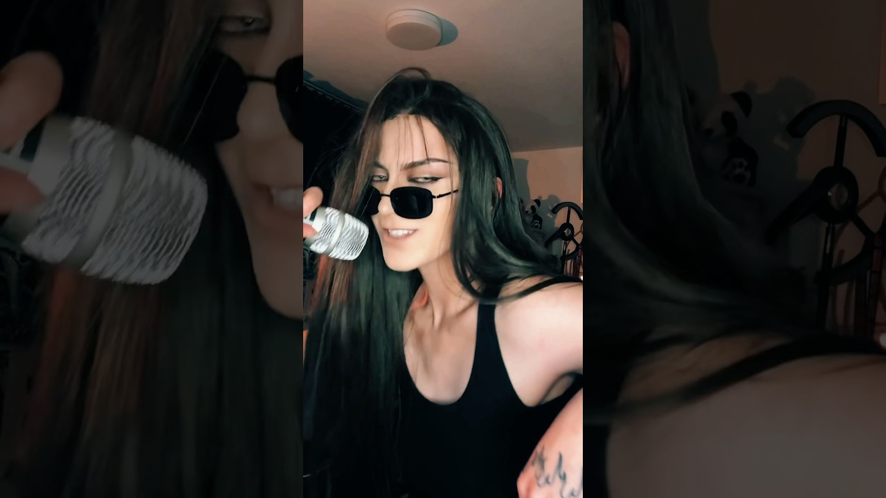 Youtube friends, I am back 🤓☝️ I’ve been sick since new years #alienstage #alienstagecosplay