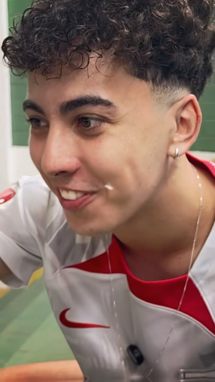 SÓ FOI O TIME DELE TOMAR GOL QUE TIRARAM ELE DO BANCO DE RESERVA!