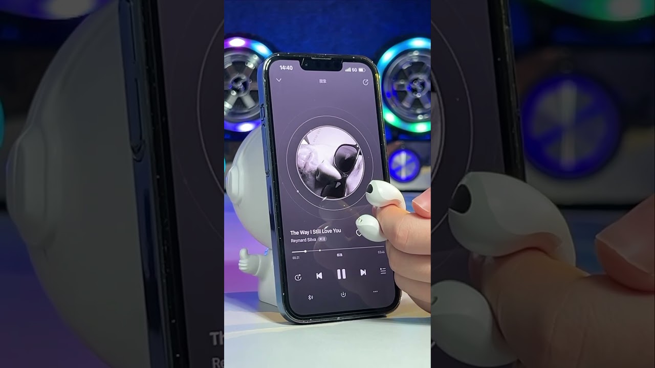 Stay Secure & Sweat-Free with ENFUN Waterproof Clip-On Headphones! 