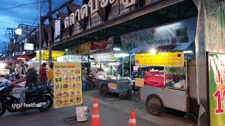 ตลาดประตูเชียงใหม่ หาของกินสตรีทฟู้ดมื้อเย็นในวันที่นักท่องเที่ยวยังไม่กลับมา