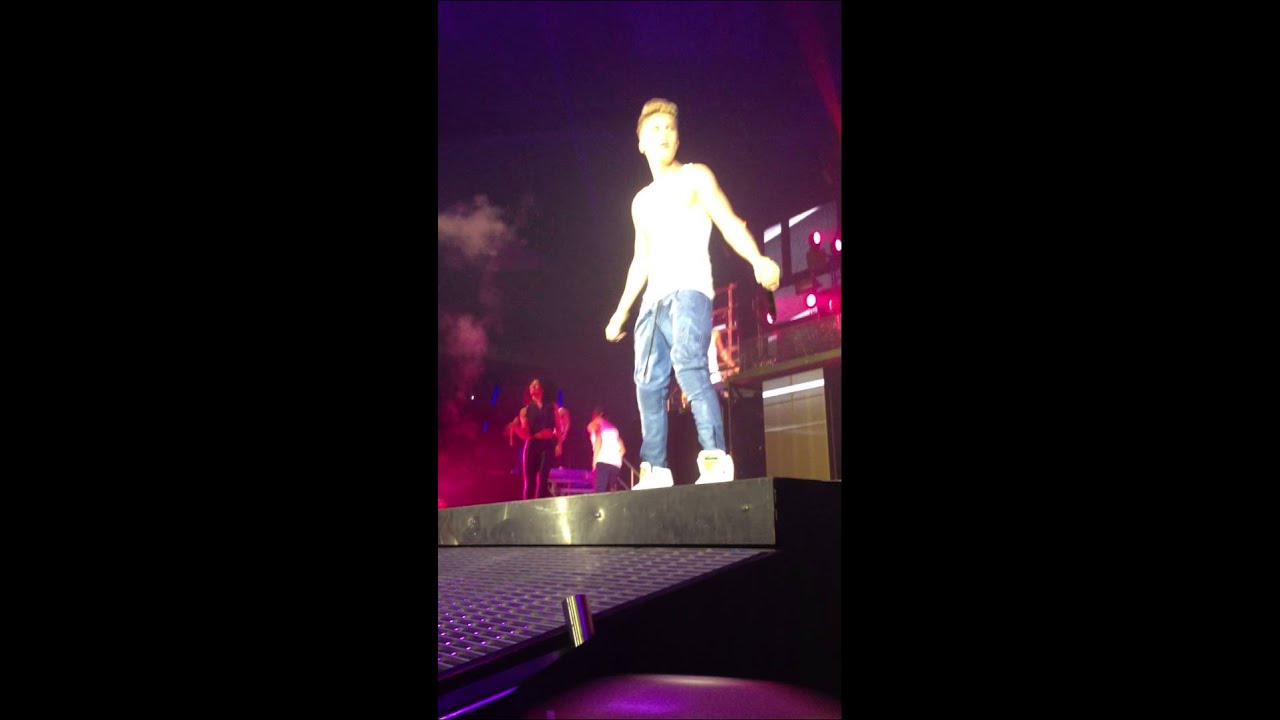 Justin Bieber - Boyfriend 25/03/2013 Poland Lodz